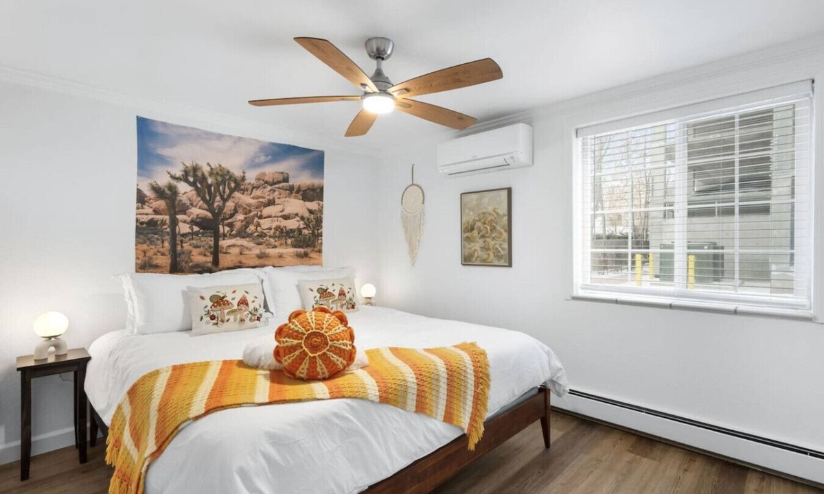 Englewood Apartment | Vintage Boho Retreat | 1BR