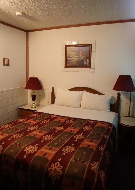 Vegreville Hotel | Vista Motel