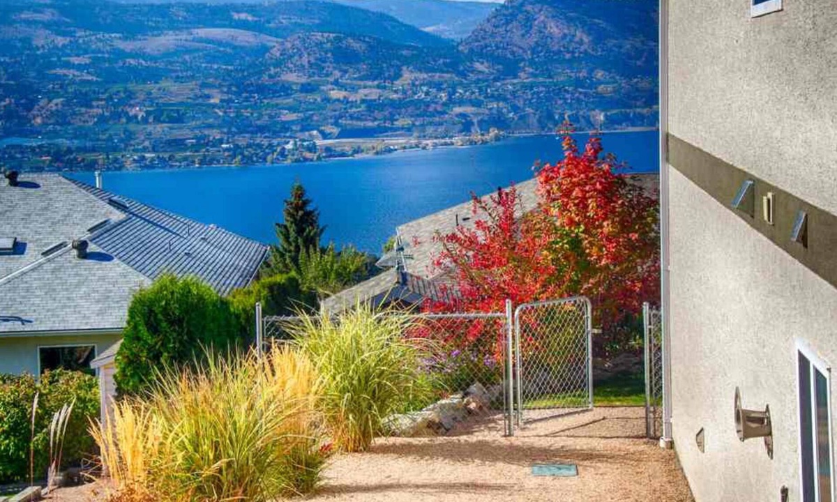 Okanagan-Similkameen Apartment | Vista Naramata Guest Suite with air conditioning.
