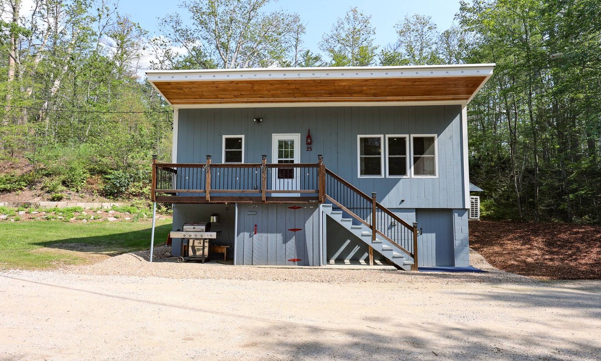 North Conway House | Walk to North Conway Village Shops, Dining & Fun