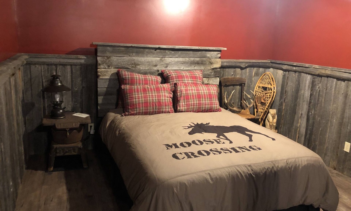Porcupine Plain House | Wapati Bluffs and Suites