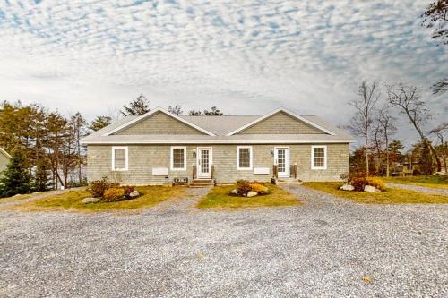 Edgecomb House | Water-view condo at Sheepscot Harbour Resort with deck, full kitchen, and WiFi