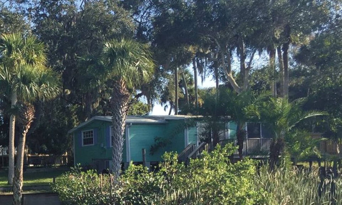 Roseland Cottage | Waterfront Cottage Rental with a Dock on the San Sebastian River, Florida
