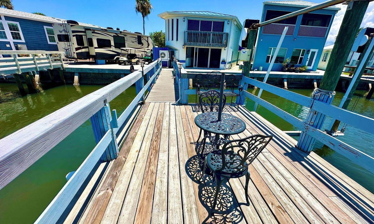 Nettles Island House | Waterfront, Dock, Beach Access 2Bed 3 Bath home in the beautiful Nettles Island, (N373)