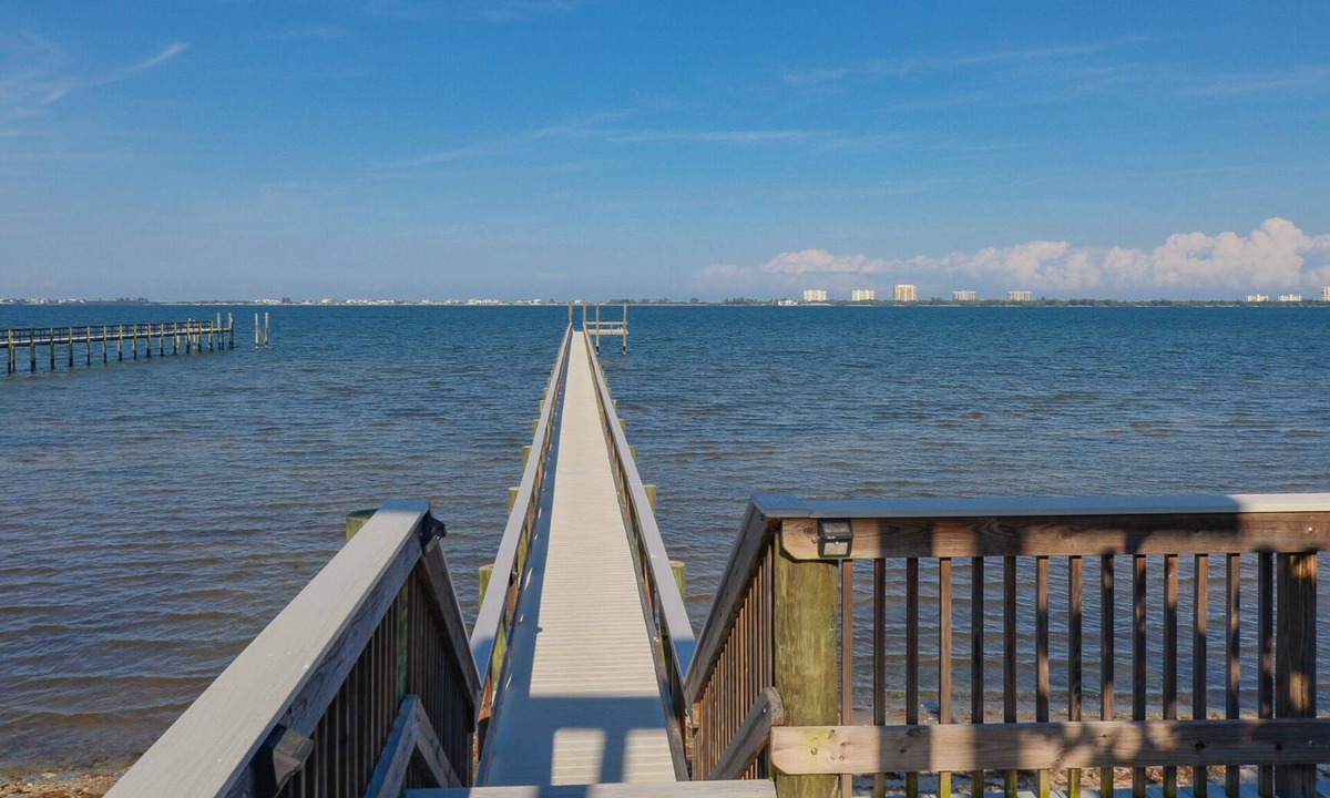 Fort Pierce Cottage | Waterfront, Guesthouse close to Jensen Beach, FL with Pool