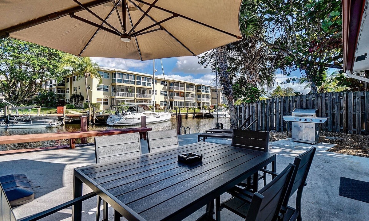 South New River Isles House | Waterfront Haven: Modern Luxury & Yacht Views in Citrus Isles