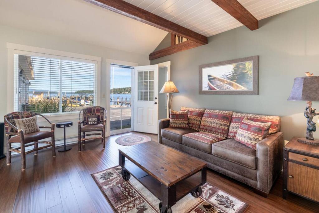 Gilford House | Waterfront Retreat, Dock & Pool Access, Winni