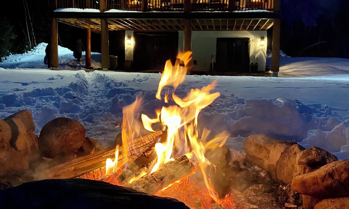 Twin Mountain Ski Chalet | Weddings, Vaca Rentals, One of a kind log home!