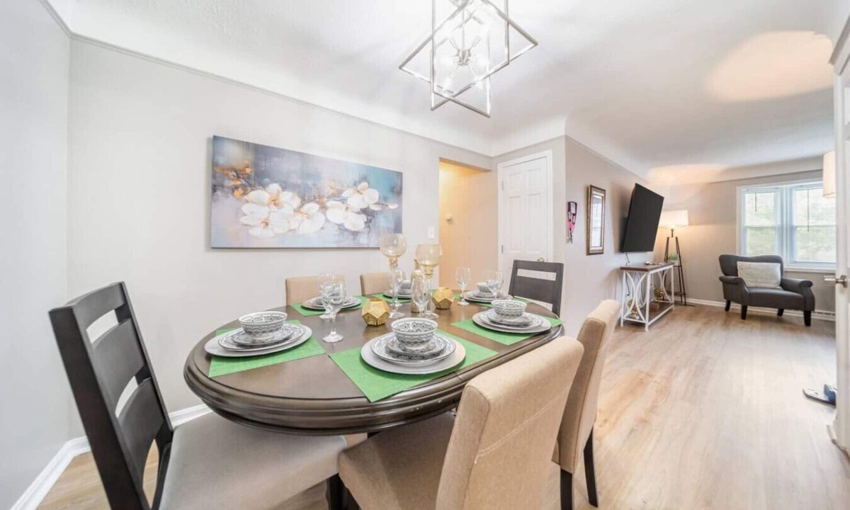 Parma House | Welcome To Parma 3b 2 b king bed