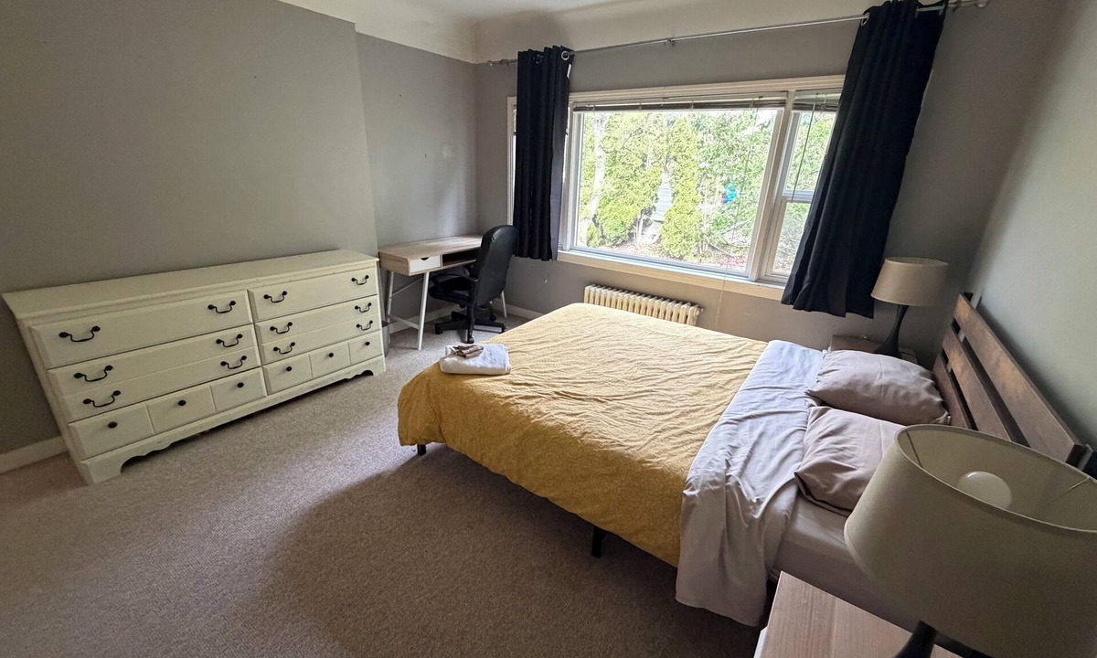 Victoria House | Welcoming 3 br house with WiFi in Victoria