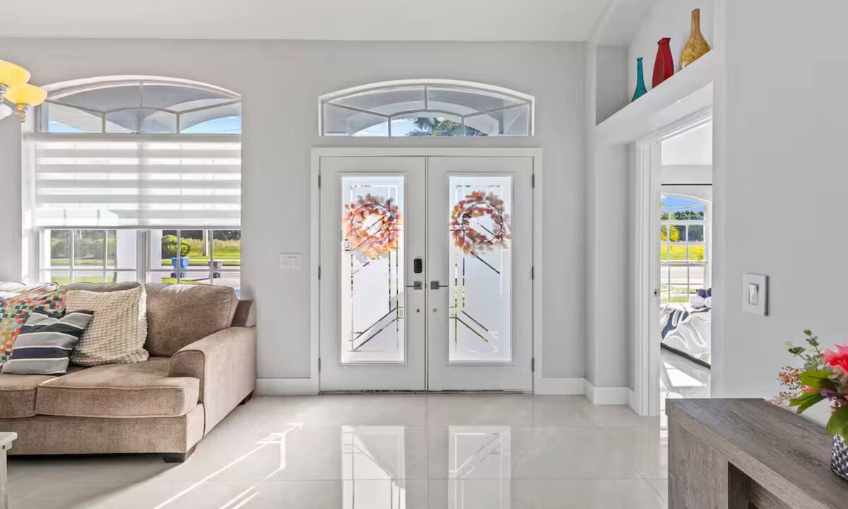 Royal Palm Beach House | West Palm Beach Retreat House With Heated Pool