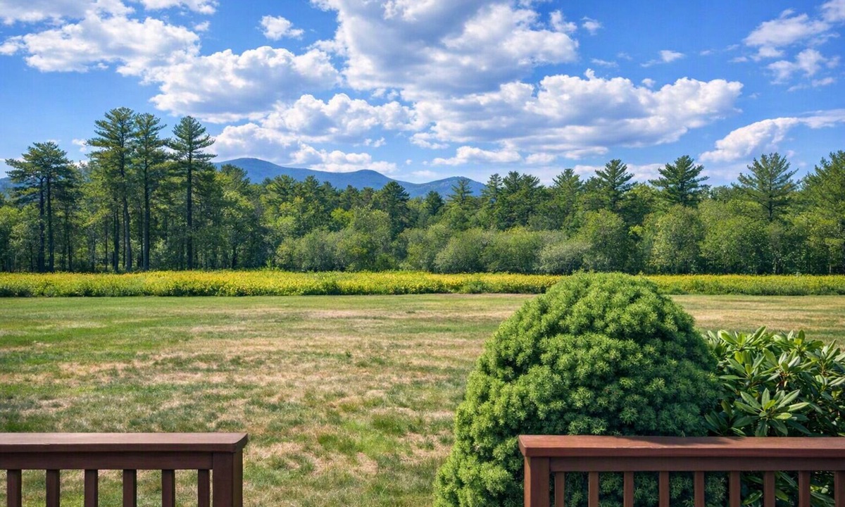 North Conway House | White Mountain Retreat - spacious 2BR 2BA with additional sleeping space