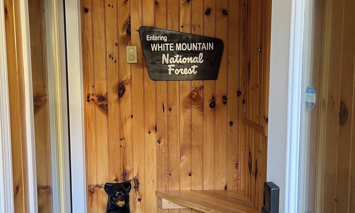 Thornton House | White Mountain Retreat Base Camp for Skiing,Hiking, Biking and River fun!