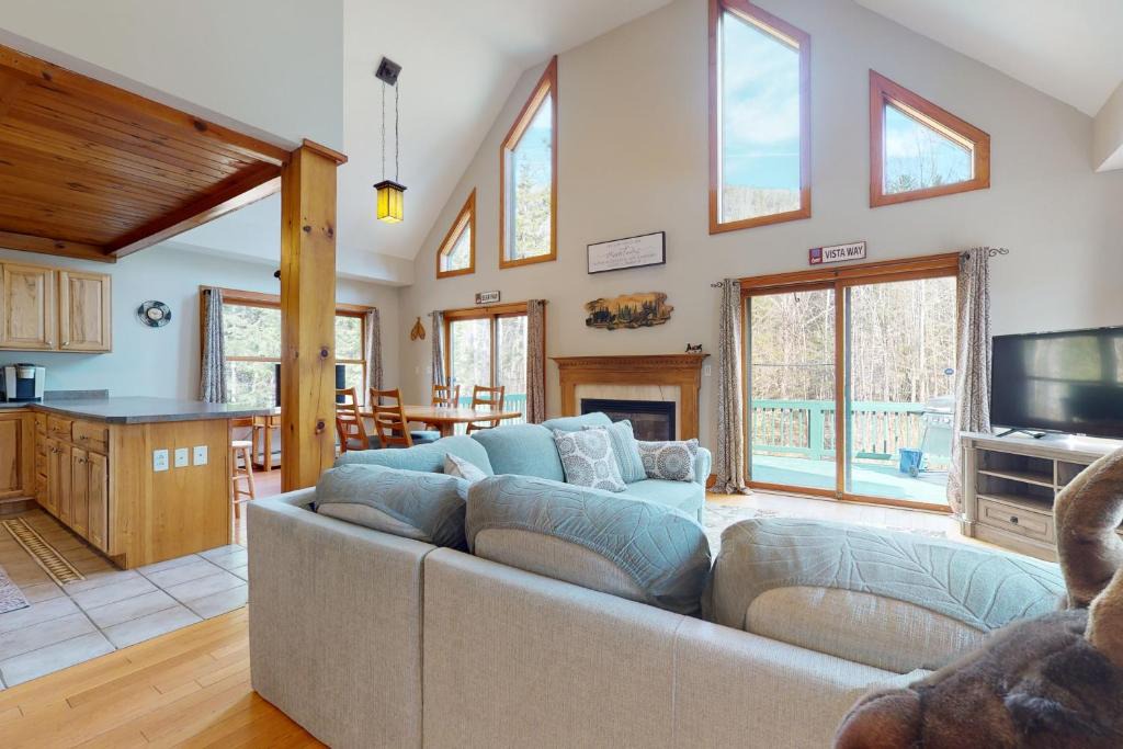 Woodstock House | White Mountains Chalet by Mirror Lake