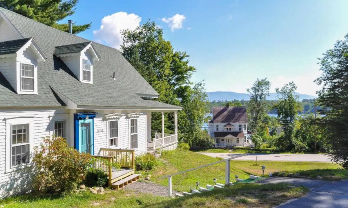 Center Harbor House | Winnipesaukee Welcoming 5-bedroom Lake View Family Home in Scenic Center Harbor