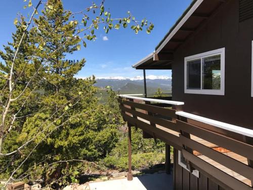 Black Hawk House | Wonder-View Lodge with Private Panoramic Mountain Views