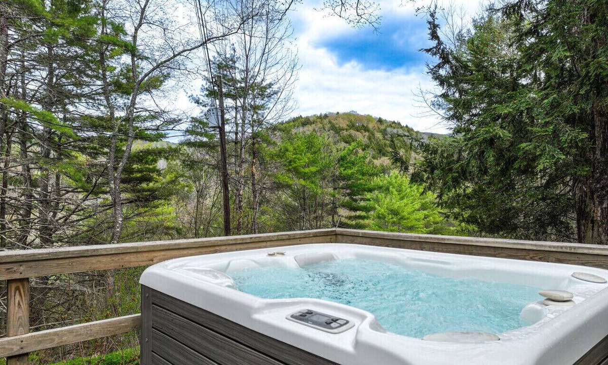 Woodstock Cabin | Woodstock Hillside Hideaway | Green Mountain Views