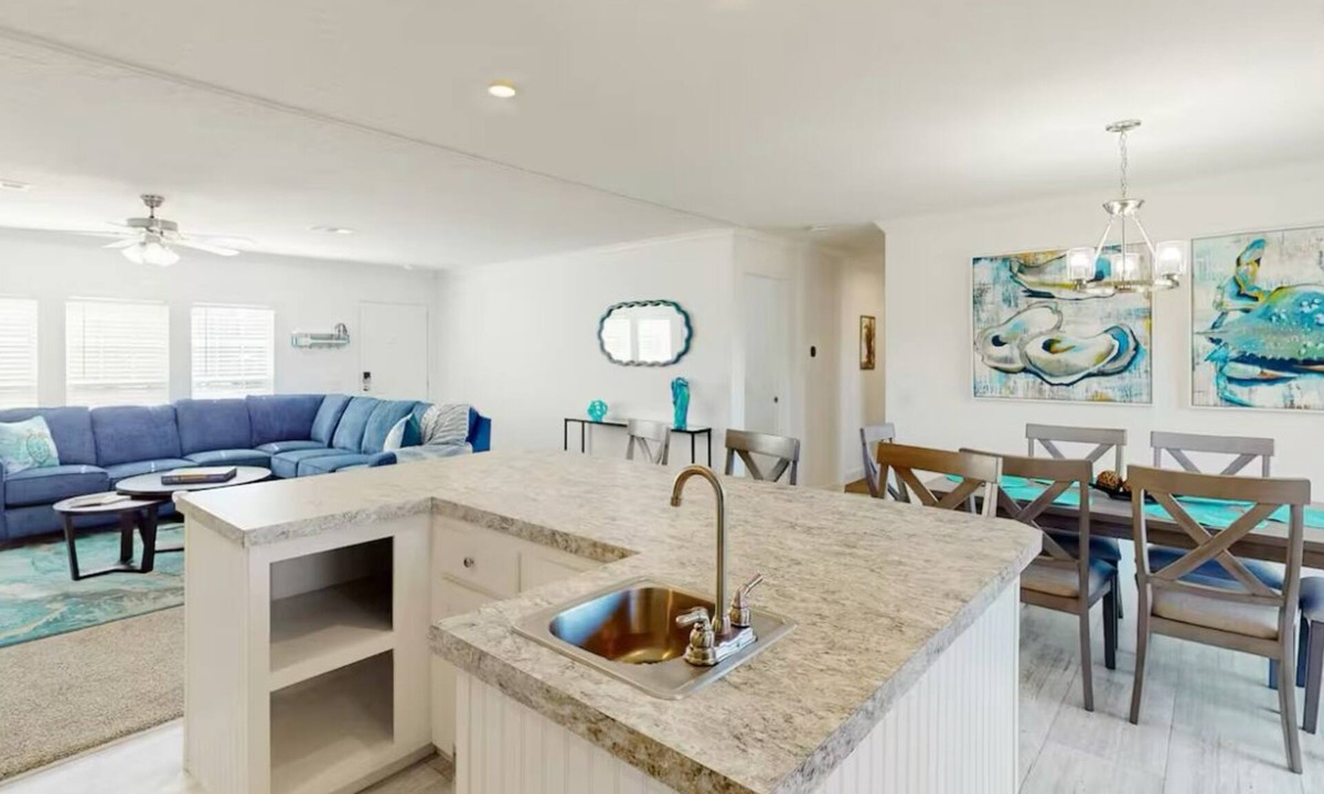 Taylor Creek House | Work and Stay Near the Boat Ramp