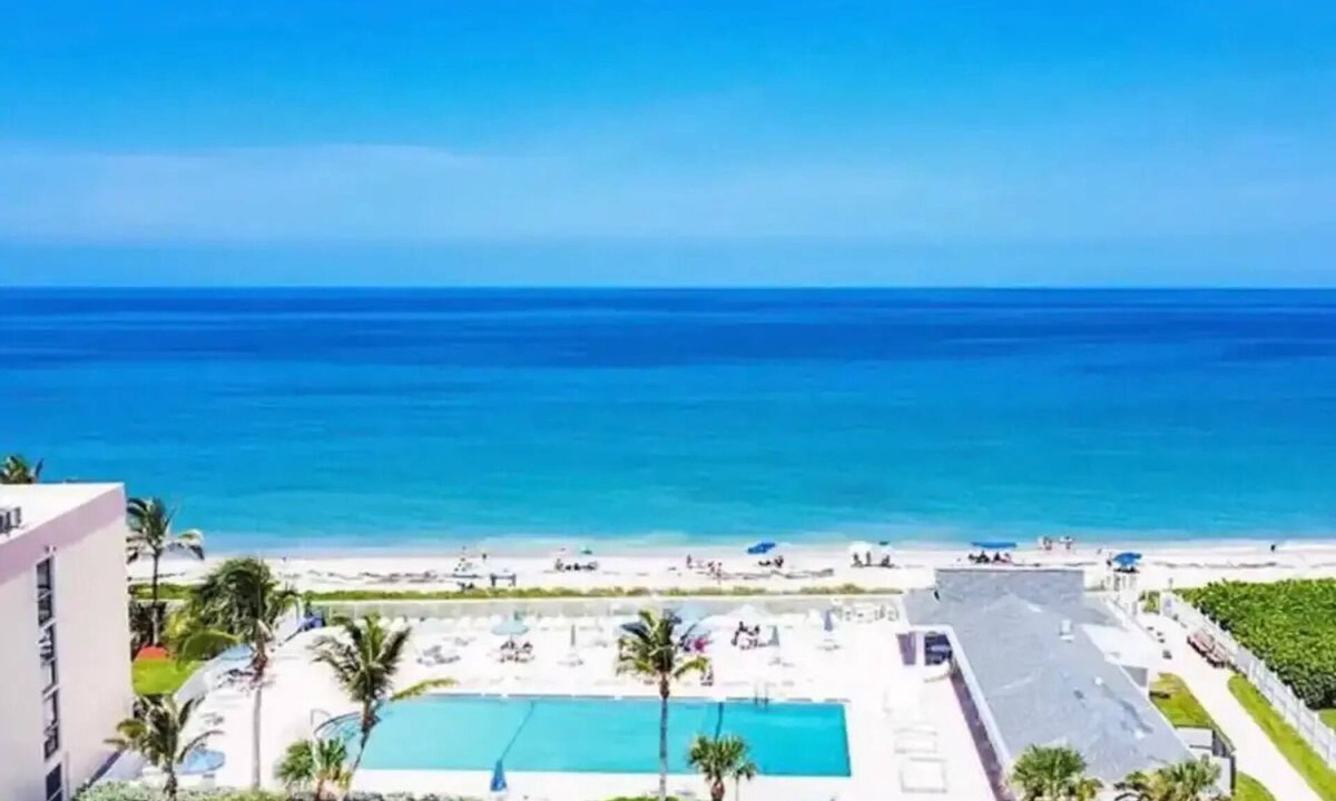 Hutchinson Island South Cottage | Your Cottage at the Beach