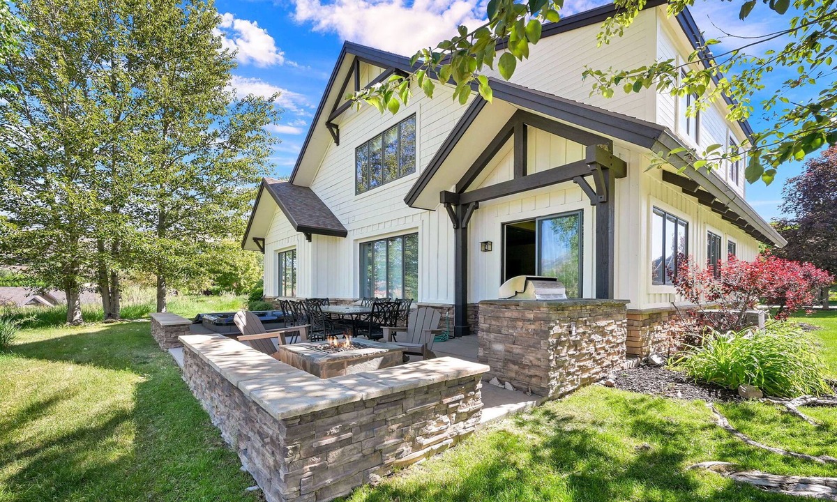Eden House | Your Luxury Mountain Adventure Home
