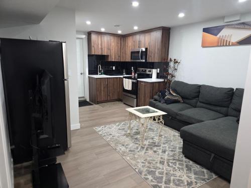 Calgary House | YYC Cozy Suites