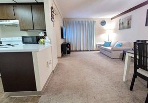 2 bed/2bathroom condo w/pool - 5 min to Weirs Beach, Lake Winnipesaukee