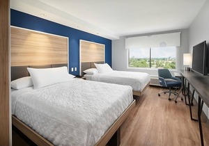 2 Gorgeous Units, Parking, Near Sheridan Square Shopping Center! Free Breakfast