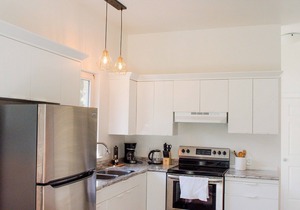 AndersonLane Garden Suite l Beach Access I Kitchen