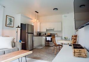 AndersonLane Garden Suite l Beach Access I Kitchen