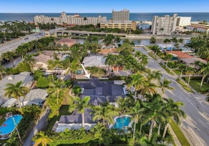 Beach Home 4300 SF Heated Pool , Walk to Beach