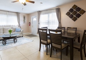 Beautifully Renovated Palm Beach Gardens Appt