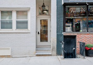 Modern North End 2BR w/W/D on Salem St., near dining, by Blueground