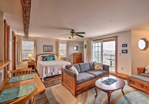 Oceanfront Lincolnville Studio with Private Balcony!