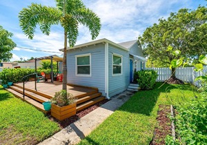 Peaceful 2/1 King home near downtown West Palm Bch & Lake Worth Beach.