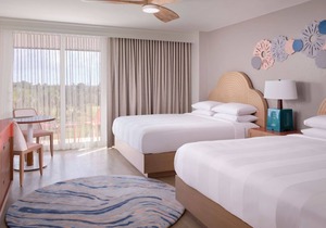 Relaxing Oasis by the Sea! 3 Roomy Units, On-site Pools, Near Bathtub Reef Beach