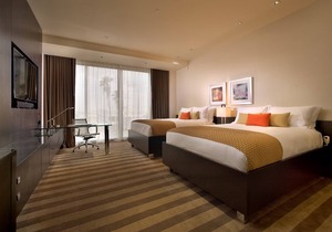Your Next Getaway is Here! 2 Gorgeous Rooms, Outdoor Pool, Near Downtown Miami!