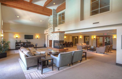North End Condo | #106 Downtown Waterscapes Large Ground Level 3 Bed Suite Downtown Kelowna