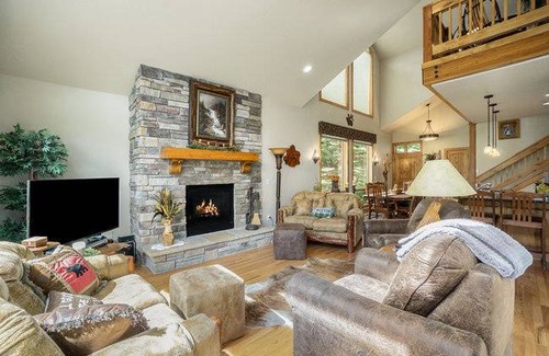 Estes Park Condo | 130 m² Condo ∙ 3 bedrooms ∙ 6 guests