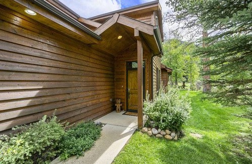 Estes Park Condo | 130 m² Condo ∙ 3 bedrooms ∙ 6 guests