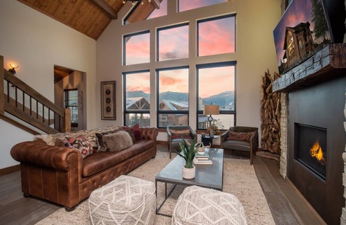 Estes Park Cabin | 147 m² Cabin ∙ 2 bedrooms ∙ 6 guests