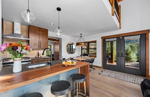 Estes Park Cabin | 147 m² Cabin ∙ 2 bedrooms ∙ 6 guests