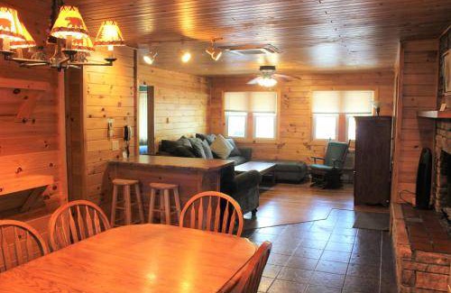 Lake George House | 167 m² Motel ∙ 4 bedrooms ∙ 10 guests