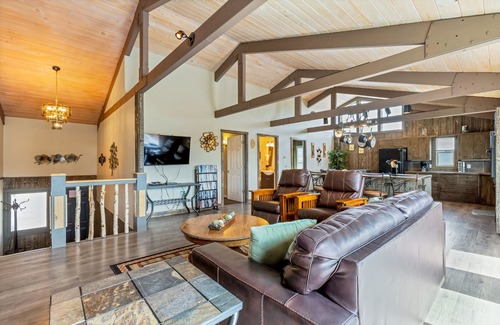 Estes Park House | 3 Bedroom W/Mountain Views!