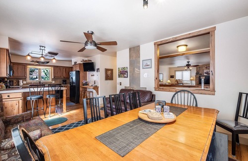 Estes Park House | Bear House – Spacious Home with Hot Tub, Near Downtown Estes Park – EV #3073