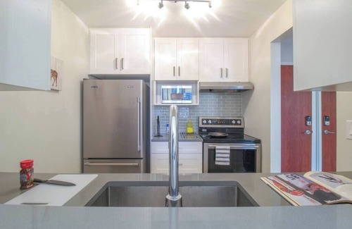 Downtown Vancouver Apartment | Beautiful Downtown Unit