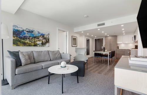Downtown Vancouver Hotel | Beautifully Styled, Two Bedroom Yaletown Apartment