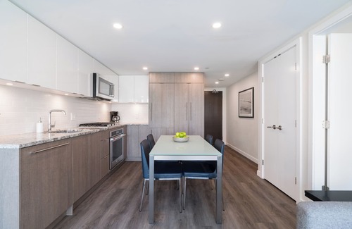 Downtown Vancouver Hotel | Beautifully Styled, Two Bedroom Yaletown Apartment