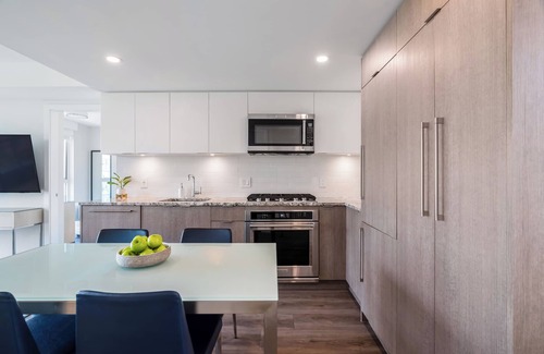 Downtown Vancouver Hotel | Beautifully Styled, Two Bedroom Yaletown Apartment