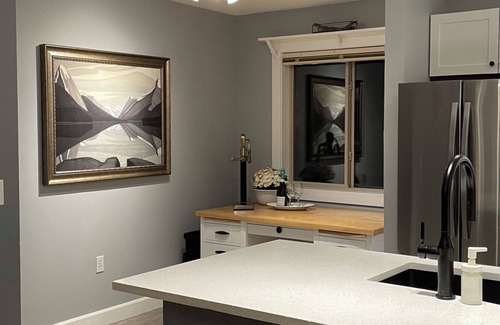 East Kootenay House | Bike In/Bike Out - Beautiful townhouse with safe private garage!