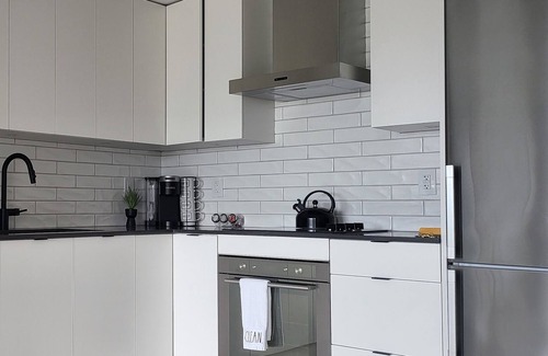Downtown Kelowna Apartment | Brooklyn on Bernard *Premiere Host*